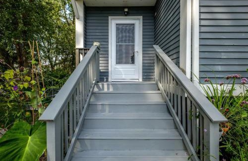 Back Cove House | Back Cove - Sunny 2nd Floor Condo