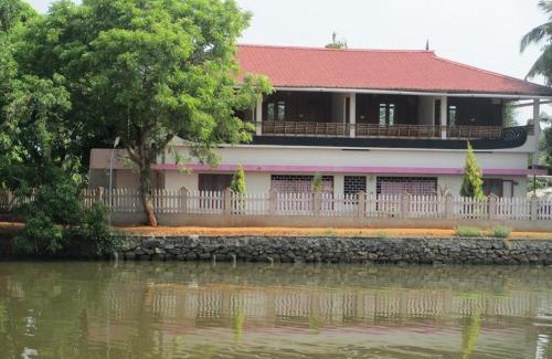 Kumarakom House | Backwater Breeze