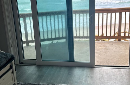 Melbourne Beach House | Backyard Beach House - A Beach Front Luxury Villa by Wulfenite Resorts