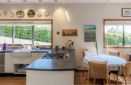 Ostend House | Backyard Bliss on Waiheke