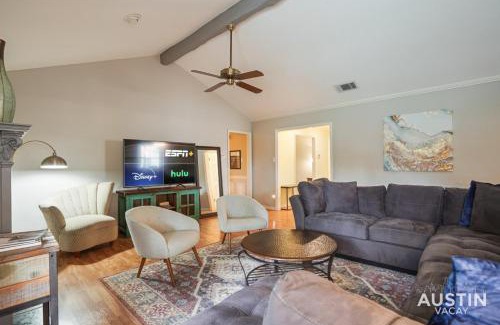 Austin House | Backyard Bliss w Private Pool Unique Family Home
