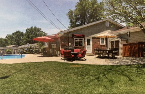 Glencoe House | Backyard Oasis 3 bedroom house with heated saltwater pool