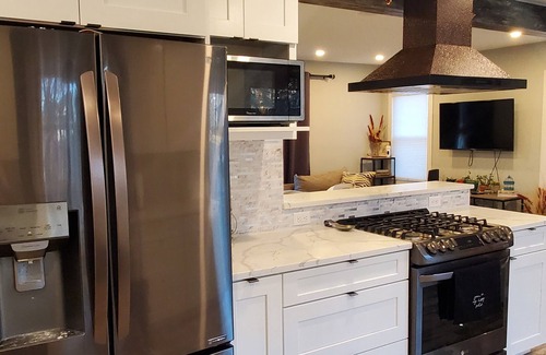 Valparaiso House | Backyard Park Access & Walking Distance Downtown Valpo
