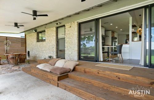McNeil House | Backyard w Deck, Yoga Space 3BR 2BA Home Parking Near Domain by Austin Vacay