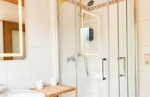 Trarbach Apartment | Bad Wildstein, Quelldusche, Therme Inkl. - Gästehaus an der Moseltherme