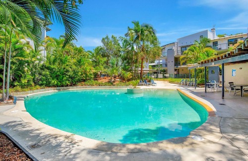 Rainbow Beach Apartment | Baden 28 - Rainbow Shores. Top Floor Unit. Air conditioned. Walk to Beach
