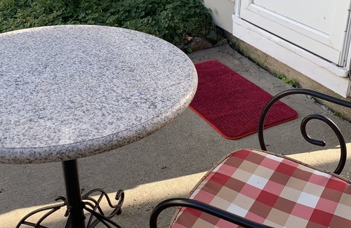 Madison House | Badger Game? This is a perfect lair for gamegoers! Close to Camp Randall !