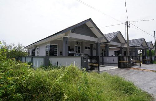 Kampung Gong Badak House | Badok Chomey Homestay Tok Jembal