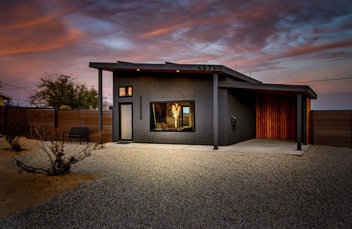Joshua Tree House | BahaPool&HotTub, Telescope, Theatre, Bikes