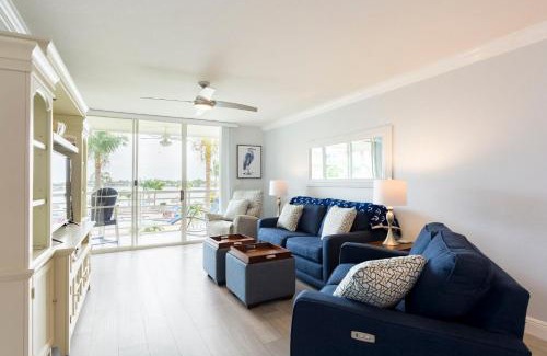 St. Petersburg Apartment | Bahia Vista 11-337