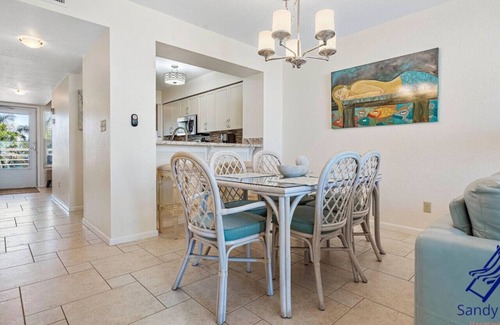 St. Petersburg Condo | Bahia Vista 12-442: 4th-Floor Isla Del Sol Condo with Bay & Don CeSar Views