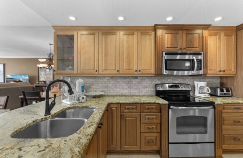 Isla del Sol Condo | Bahia Vista Ground Floor 2 Bedroom 131