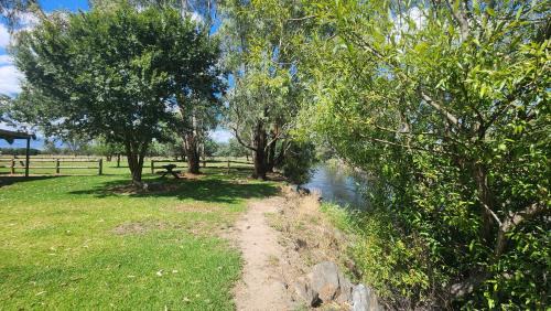Bombowlee House | Bahwidgee Lodge - Riverside Retreat