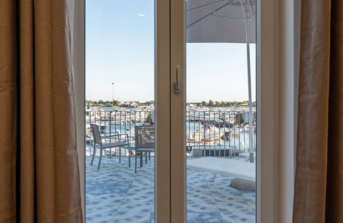 Bacoli Apartment | Baia Flegrea Meublè - Suite with sea view terrace