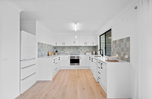 East Ballina House | Bailey's Beach House - Original East Ballina Beach House With Ocean Glimpses