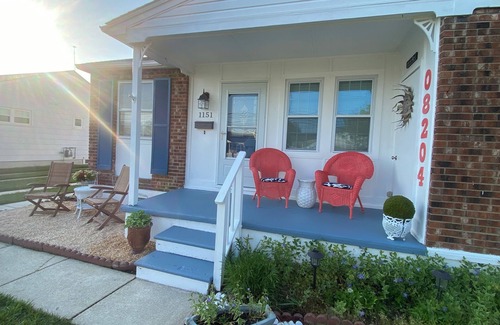 Village Green Cottage | "Bain de Soleil in Cape May" 2 bedroom 2 bath cottage