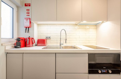 Encarnacao Apartment | Bairro Alto Prime Studio II by Homing