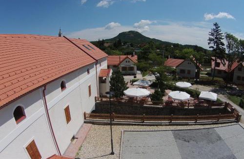 Gyulakeszi Bed & Breakfast | Bak Vendéglő