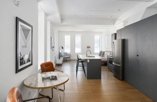Chinatown Apartment | Bakan- Palais des Congres, Convention Centre