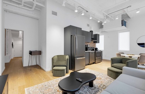 Downtown Montreal Apartment | Bakan - Sainte Catherine