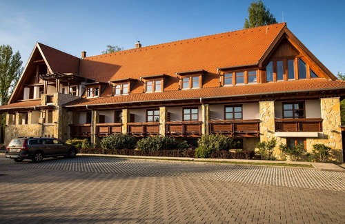 Balatonkenese Hotel | Balatonfoi Yacht Club Balatonkenese