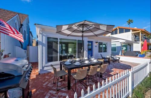 Balboa Island House | Balboa Beach Getaway Steps2Sand Firepit BBQ
