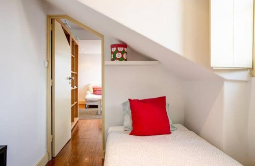 Sao Bento Apartment | Balcony Apartment in Lisbon Center