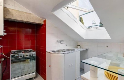 Sao Bento Apartment | Balcony Apartment in Lisbon Center