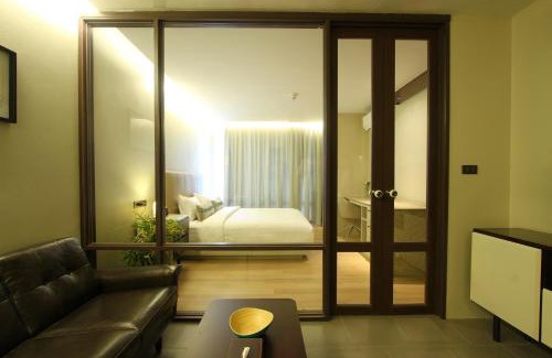 Si Racha Apartment | Balcony Courtyard Sriracha Hotel & Serviced Apartments