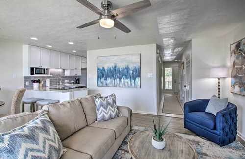 Hot Springs Condo | Balcony & Lake Access: Hot Springs Getaway!