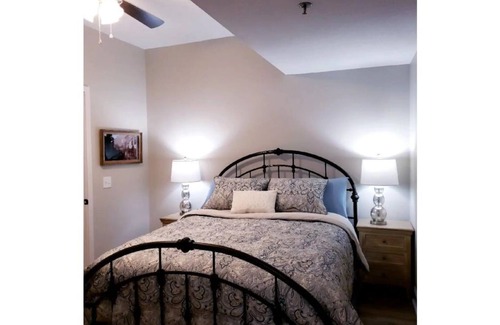 Statesboro Apartment | Balcony on Main #7