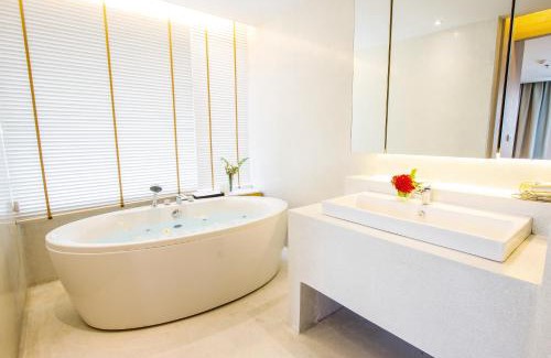 Si Racha Apartment | Balcony Seaside Sriracha Hotel & Serviced Apartments