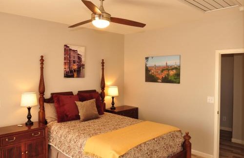 Shenandoah Valley House | Balcony Suite Fraser Family Vineyard Stay in Amador