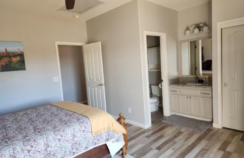 Shenandoah Valley House | Balcony Suite Fraser Family Vineyard Stay in Amador