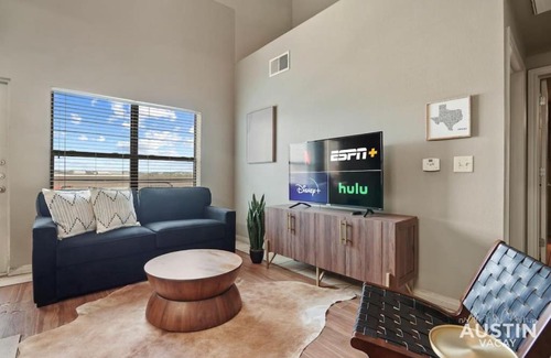 West Campus Apartment | Balcony Views and Ideal West Campus Austin Location
