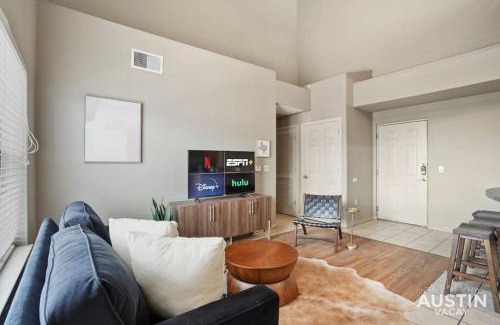 West Campus Apartment | Balcony Views and Ideal West Campus Austin Location
