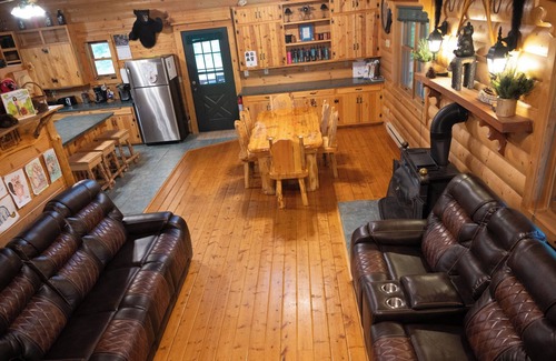 Koochiching County House | Bald Beaver Lodge A hunting, Fishing, 4-wheeling, Snowmobiling paradise!