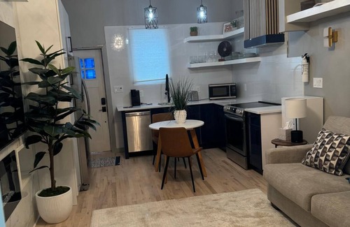 Baldwin Apartment | Baldwin's Bijou Studio apartment in Baldwin with Queen bed, AC, WiFi