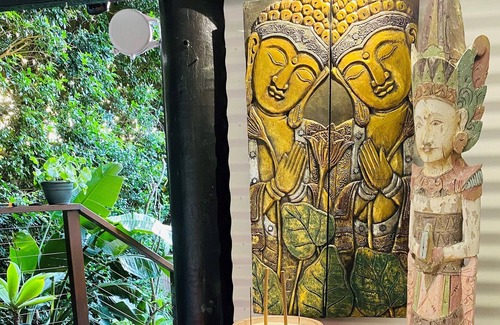 Carrara House | Bali Guesthouse - Couples Retreat (Light Breakfast Incl)