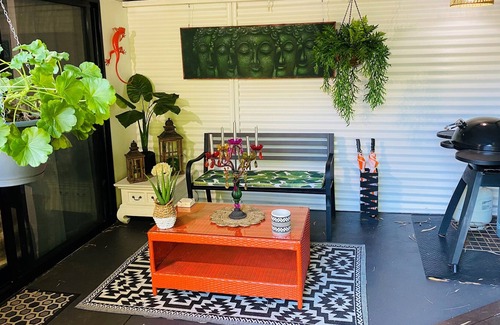 Carrara House | Bali Guesthouse - Couples Retreat (Light Breakfast Incl)
