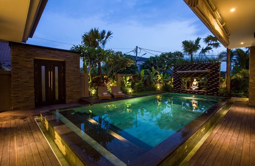 Taman Griya Villa | Bali Private Villa Near Sunset Beach Jimbaran