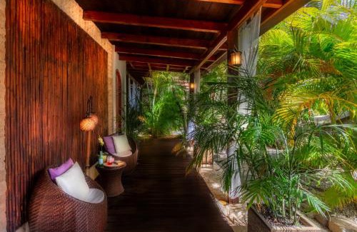 Noord House | Bali Retreat Aruba -2 Pools,Cinema,Yoga,Cave