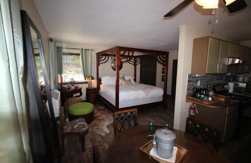 Seabreeze Historic District Villa | Balinese Cottages