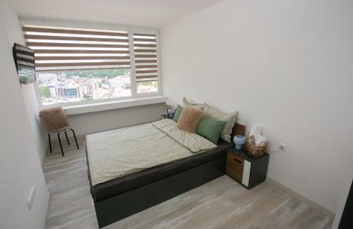 Gabrovo Apartment | Balkan Tower Deluxe Candy