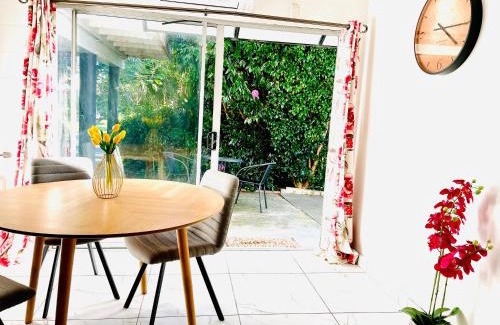 Auckland Apartment | Ball Place Residence-Enjoy the entire downstairs
