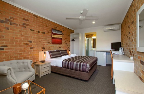 Ballina Hotel | Ballina Travellers Lodge