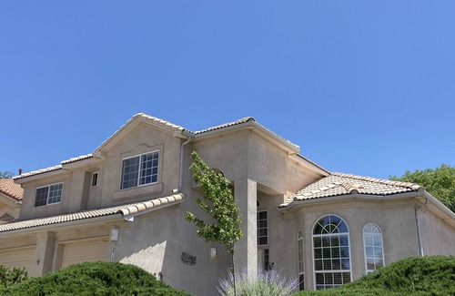 Westside House | Balloon Fiesta dates available!
