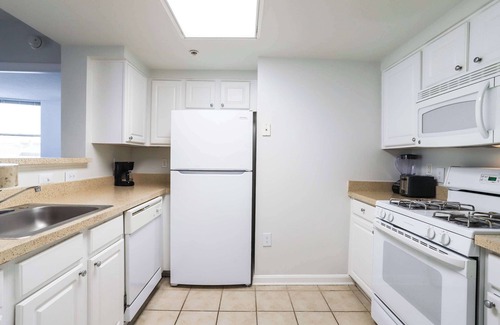 Ballston Apartment | Ballston Hub, Steps to Metro