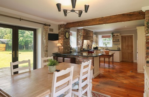 Black Bull House | BALLYMAGILLEN HOUSE, pet friendly, with open fire in Dunboyne