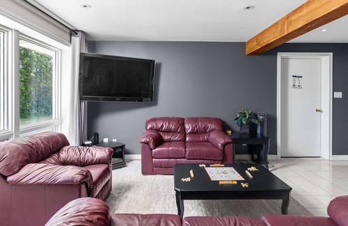 Victoria Road Cottage | Balsam Bliss: Waterfront|Dock|Games|Kayak|Firepit